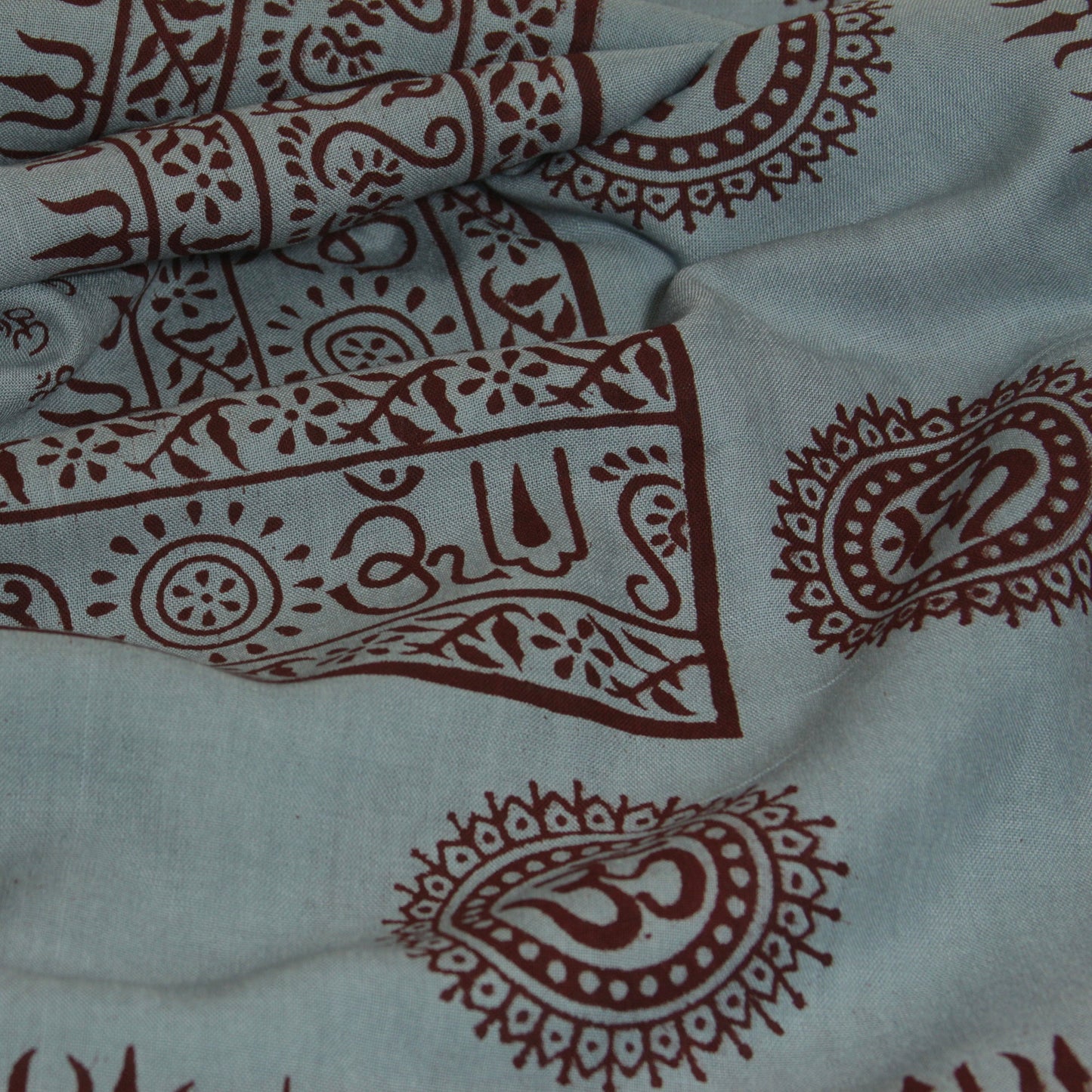 Prabhuji Meditation Yoga Prayer Shawl - Mantra Om - Grey Large