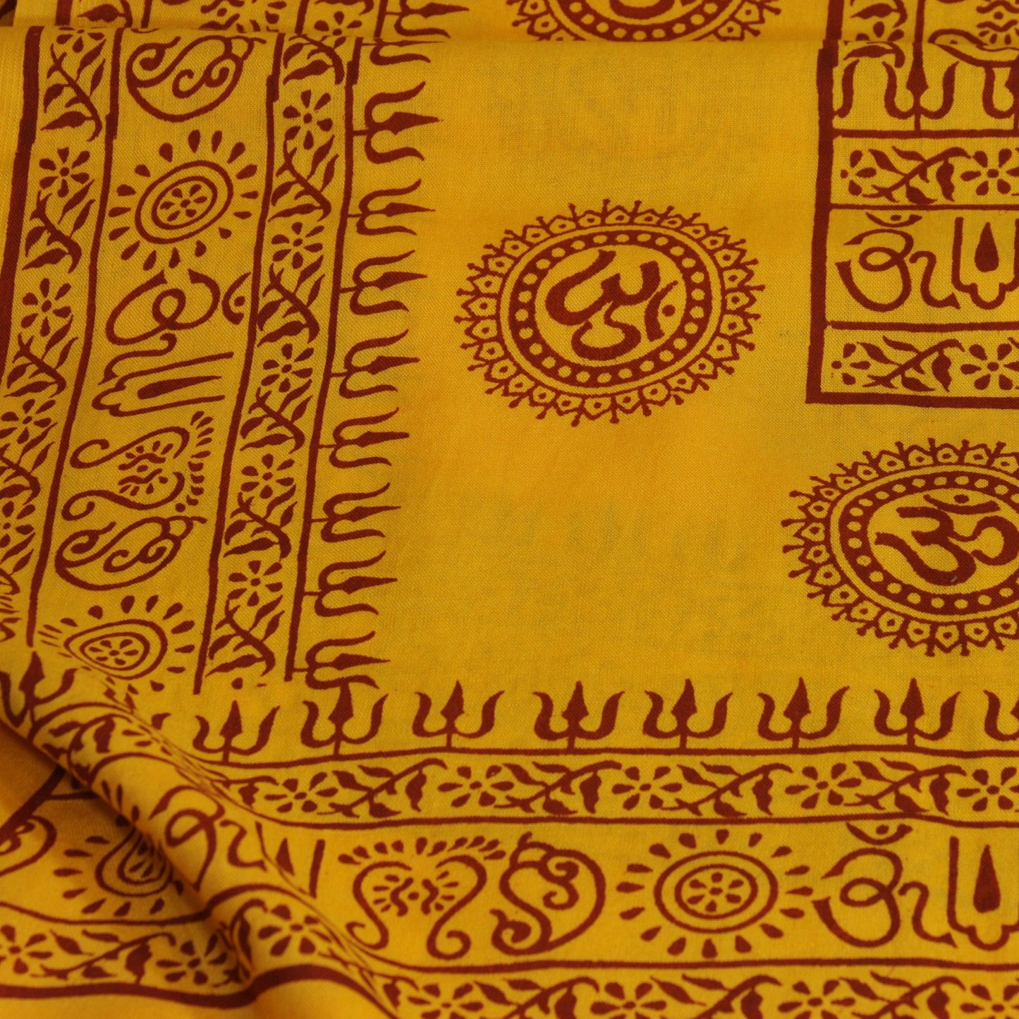 Prabhuji Meditation Yoga Prayer Shawl - Mantra Om - Yellow Large